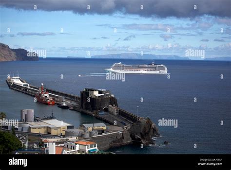 Funchal Port Hi Res Stock Photography And Images Alamy