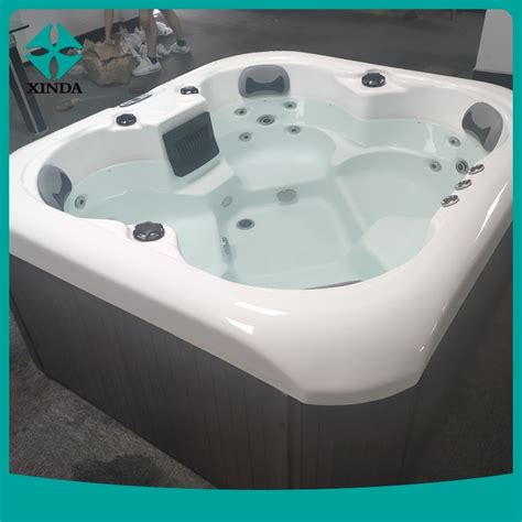 High Quality Outdoor Jacuzzi Hot Water SPA Acrylic Bathtub SPA Tub And Bathtub