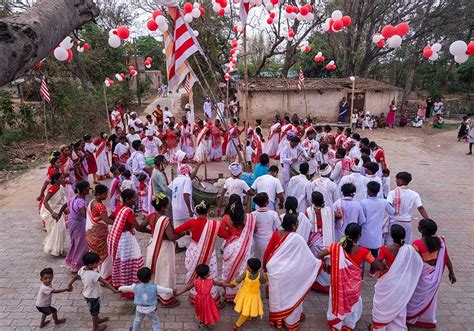 Colors, Dance, and Festivities: A Photographic Tale of Sarhul Festival ...