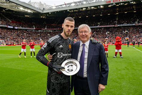 Bruno Fernandes Leads Tributes To David De Gea After 500th Appearance