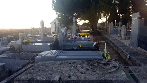 Cementerio De Miraflores De La Sierra Entre Piedras Y Cipreses