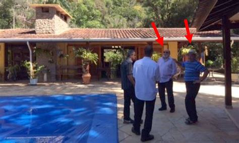 Foto mostra Lula ex presidente da OAS em sítio em Atibaia Jornal