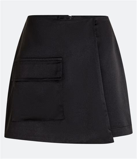 Short Saia Em Cetim Acetinado Bolso Cargo Preto