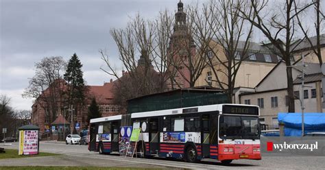 Autobus marki Volvo wrócił na ulice Szczecina jako zabytek Miłośnicy