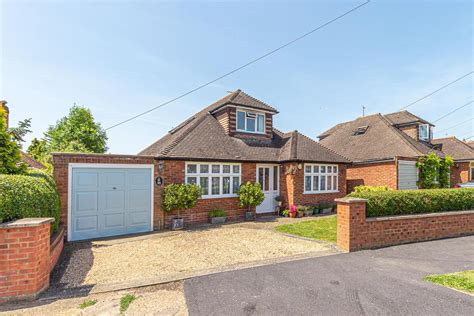 Orchard Way Stanbridge Leighton Buzzard 4 Bed Chalet £600 000