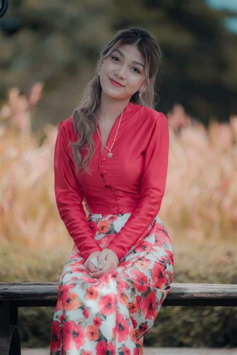 Pin By Theim Soe On Mmar Mia Myanmar Traditional Dress Beautiful