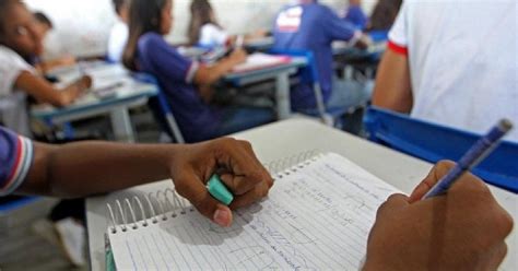 ESTUDANTES DA REDE ESTADUAL DE ENSINO RETORNAM ÀS AULAS NESTA SEGUNDA