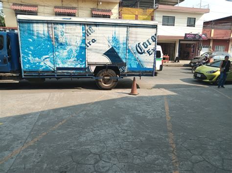 El Orbe Al Momento Cami N Repartidor De Cervezas Causa Choque A Un