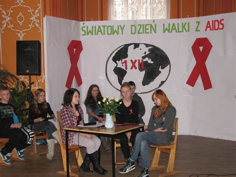 Światowy Dzień Walki z AIDS Zespół Edukacyjny w Trzebiechowie