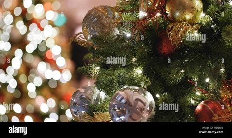 Christmas Tree Lights Twinkling Stock Photo - Alamy