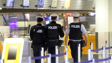 Flughafen Frankfurt Polizei Meldet Verhaftungswelle