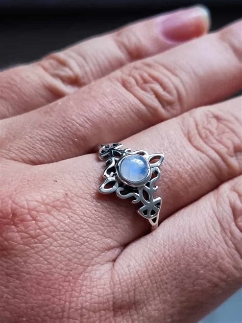 Anillo Nudo De Brujas Y Triqueta Piedra Luna Reyes Joyas