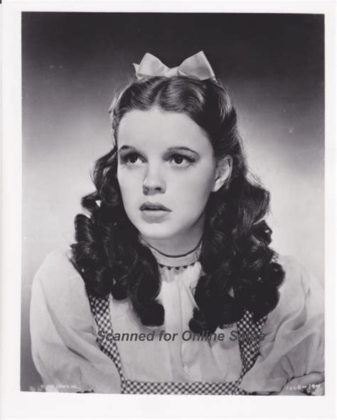 Wizard of Oz Dorothy Judy Garland 8x10 Photo 1064010 - 1940-49