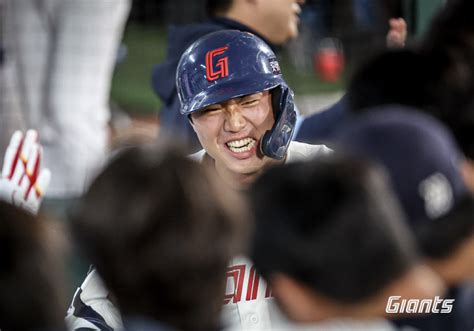 김민석 싹쓸이 역전타→고승민 만루포→손성빈 쐐기포 롯데 Nc에 13대 스포츠조선