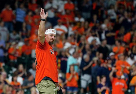 Billy Wagner makes rare trip back to Houston to throw out Astros' first pitch