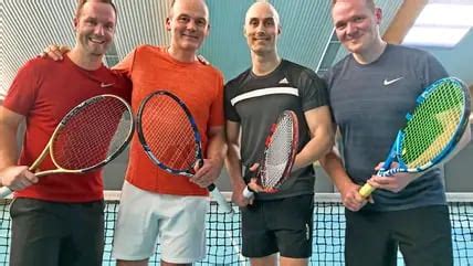 Tennis Herren von Blau Weiß Stralsund feiern ersten Saisonsieg