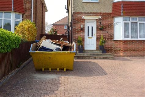 The Pros And Cons Of DIY Junk Removal Vs Renting A Dumpster Bin In