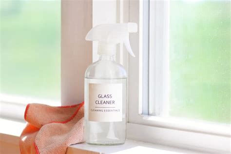 The Best Homemade Non Toxic Glass Cleaner With Vinegar At Home On The