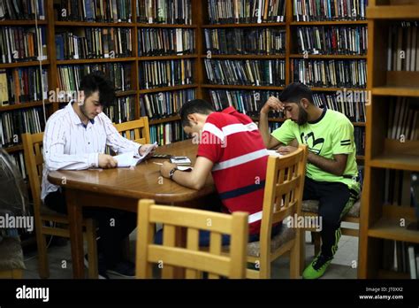 Agosto Nablus West Bank Territorio Palestinese Studenti