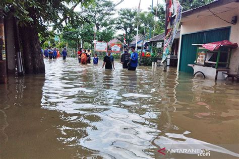 Kemarin Banjir Hingga Data COVID 19 Di Jakarta ANTARA News