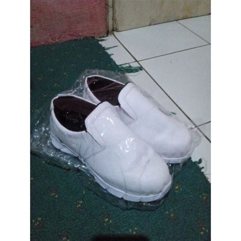 Jual Sepatu Safety Putih Laboratorium Kulit Asli Ukuran 36 Shopee Indonesia