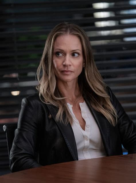 Jj Weighs Information Criminal Minds Evolution Season 1 Episode 2