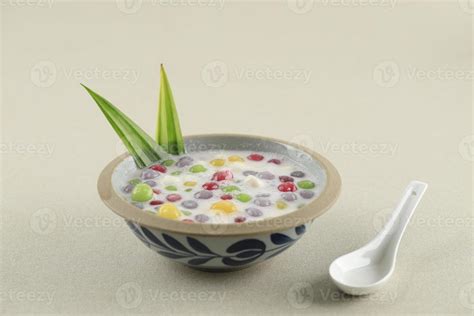 Bua Loy, Rice Balls in Coconut Milk 20931096 Stock Photo at Vecteezy