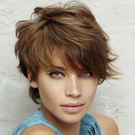 Coupe De Cheveux Court Ondul Femme Style Et Beaut