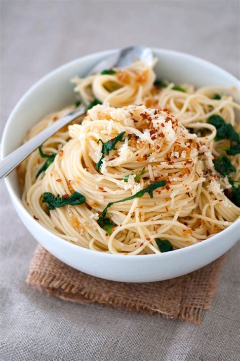 Capellini With Roasted Garlic & Spinach - DeLallo