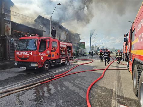 Agenda Pompierului Incendiu Devastator La Un Service Auto Din Drobeta