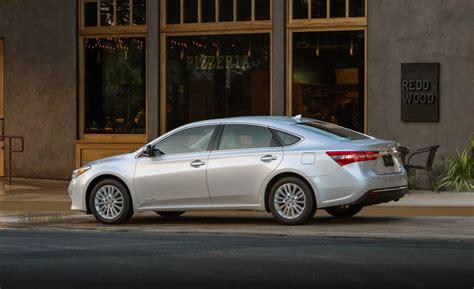 Toyota Avalon Hybrid Review 2014