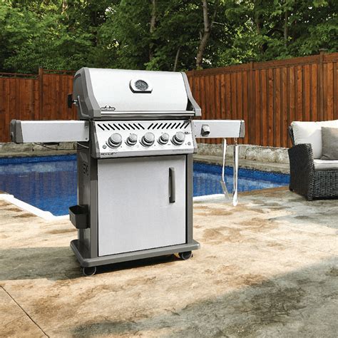 Napoleon Rogue Se Rsib Propane Gas Grill With Infrared Rear Side