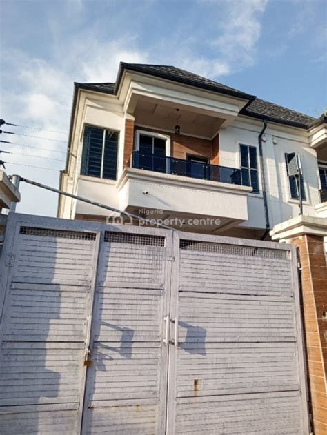 For Sale Distress Bedroom Semi Detach Duplex In Chevy View Estate