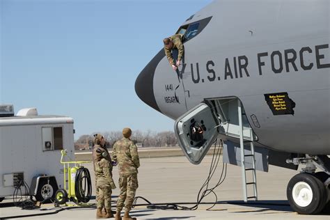 Iowas 185th Arw Awarded Air And Space Outstanding Unit Award 185th