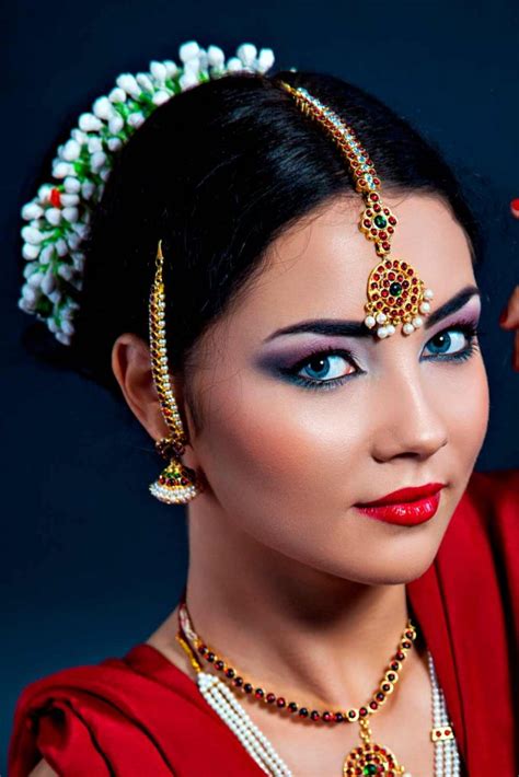 Indian Wedding Hairstyles For Round Face