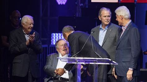 El Expresidente George H W Bush Pide Perd N Si Ofendi A Una Mujer