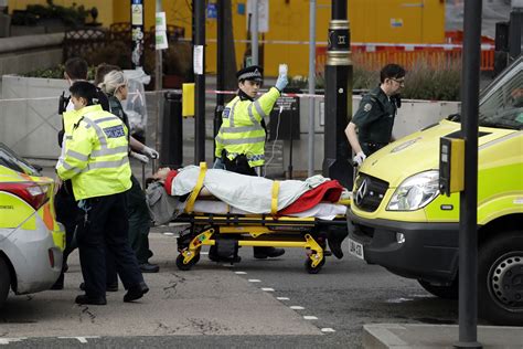 Tiroteio Perto De Parlamento De Londres Tribuna Pr