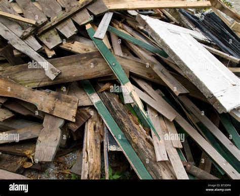 Pile Of Junk Hi Res Stock Photography And Images Alamy