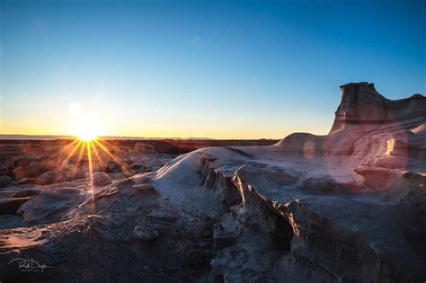 Sunset in the Bisti Wilderness [OC] [2000x1333] : r/EarthPorn