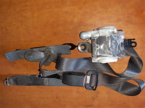 Cinturon De Seguridad Delantero Derecho Mazda Bt Mercadolibre