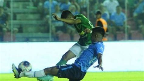 Oriente Petrolero y Blooming empatan sin goles en el Clásico 200 del