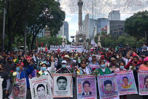 En Vivo Marchan En Cdmx A A Os Del Caso Ayotzinapa