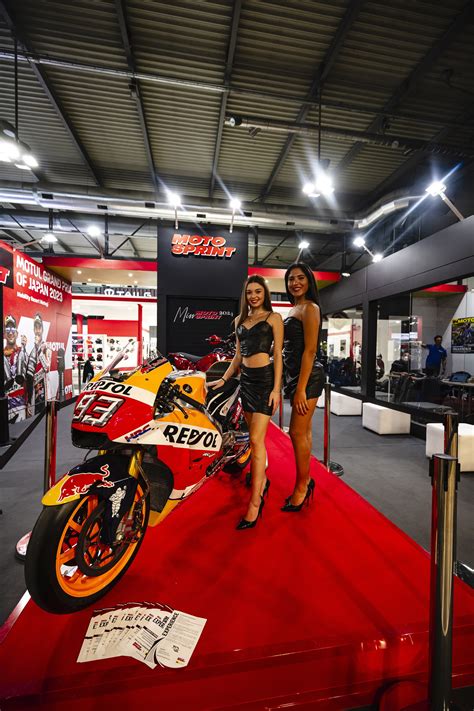 Eicma Le Pi Belle Ragazze Del Salone Delle Moto