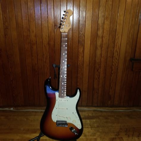 American Fender Stratocaster (Deluxe) Price Reduced. | Guitars | Ottawa ...