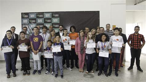 Alunos Do Clube Da Rob Tica Premiados Na Obr Recebem Medalhas Em