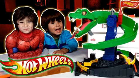Hot Wheels Pista Serpiente Entire Collection Pinnaxis