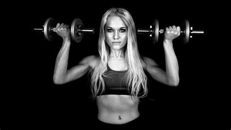 Sports Weightlifting Fitness Model Monochrome Wallpaper Girls