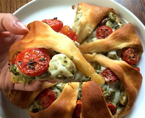 Cheesy Pesto Chicken Crescent Wreath With Roasted Cherry Tomatoes