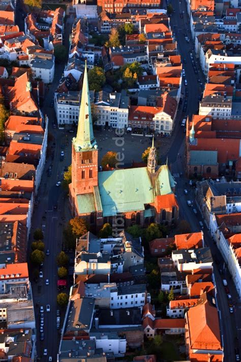 Lübeck aus der Vogelperspektive Kirchengebäude der St Jakobi Kirche