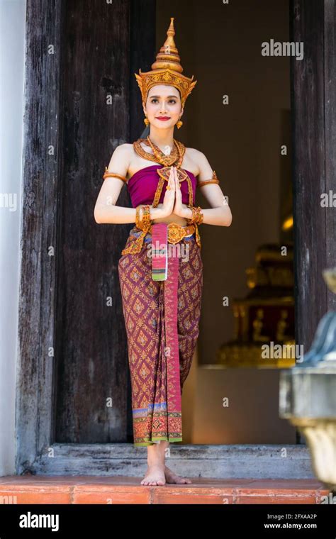 Thai Traditional Clothing High Resolution Stock Photography And Images